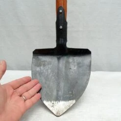 Pelle Bêche En Acier Forgé - Gamme Artisanale Gschwind -Plantes De Jardin Boutique Pelle Beche en acier forge Gamme artisanale Gschwind 99259 4