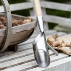 Plantoir à Bulbes à Manche Long Burgon & Ball - Gamme RHS -Plantes De Jardin Boutique Plantoir a bulbes a manche long Burgon et Ball Gamme RHS 99309 3