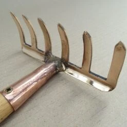 Râteau à Main En Cuivre Modèle Atik - Gamme PKS Bronze 9 Râteau à Main En Cuivre Modèle Atik - Gamme PKS Bronze -Plantes De Jardin Boutique Rateau a main en cuivre modele Atik Gamme Schauberger 99224 3