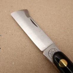 Ecussonnoir à Vigne -Plantes De Jardin Boutique ecussonnoir a vigne c pdf 99272 2